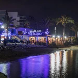  Ξενοδοχείο με διαμερίσματα Karousos