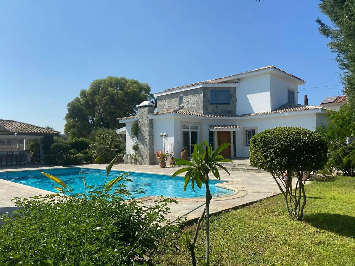 Villa In Ayia Napa With A Pool! Cypr